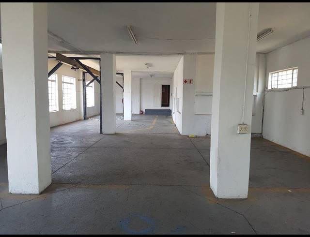 996M² WAREHOUSE TO LET IN KYA SANDS